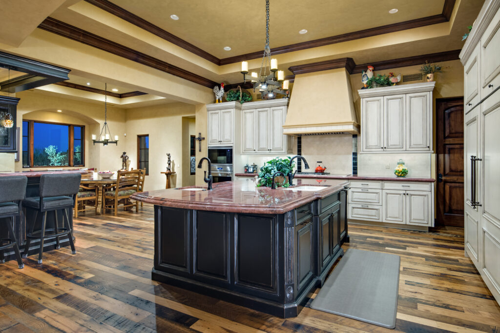 The Phil Nichols Company | Western Ranch | Kitchen and Dining